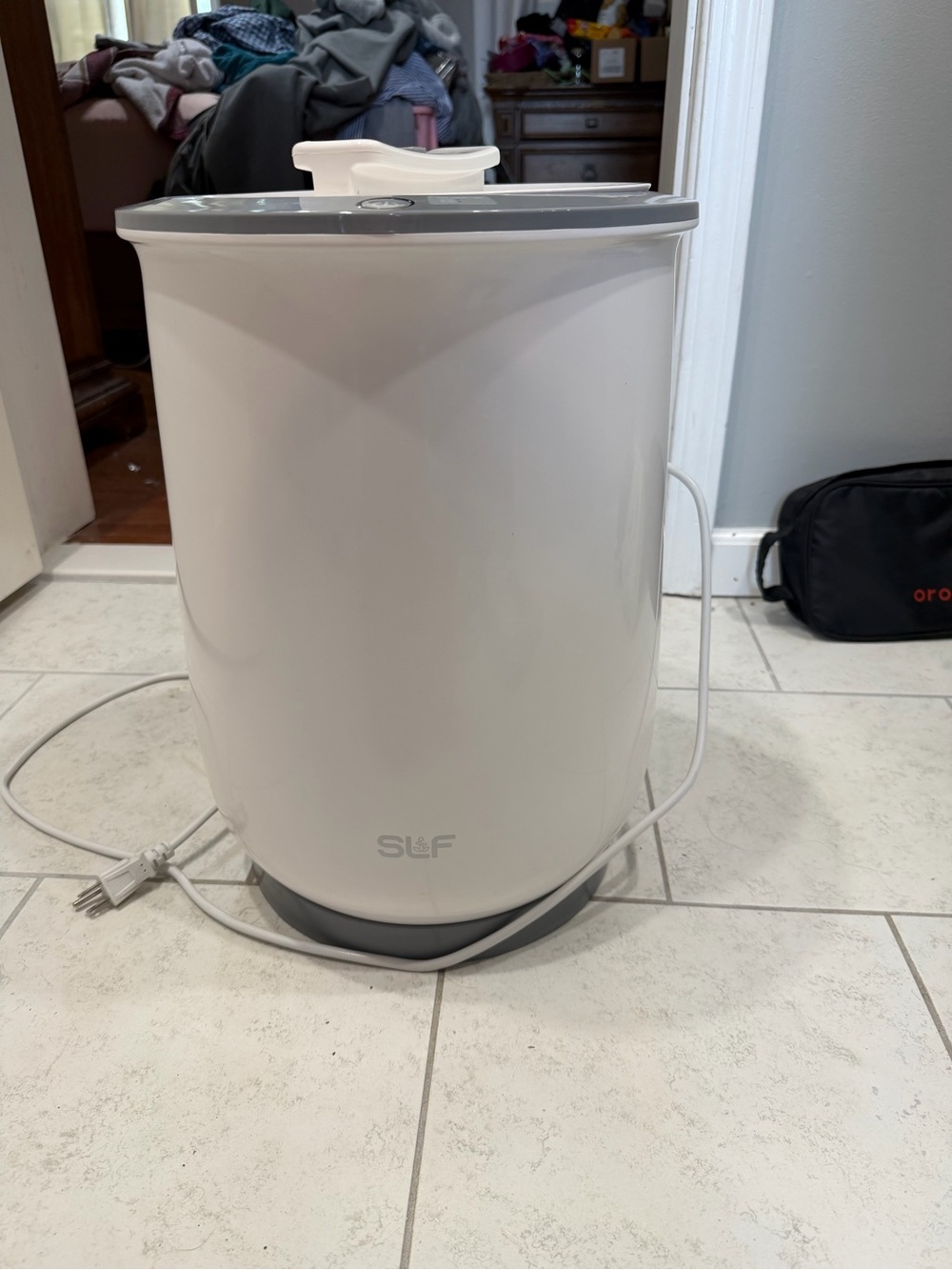 White Portable Audio/Video Accessory Charger Station